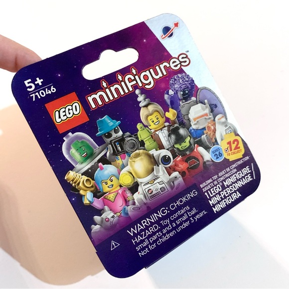 Hold Retro space girl with bulldog lego minifigure - Picture 6 of 12